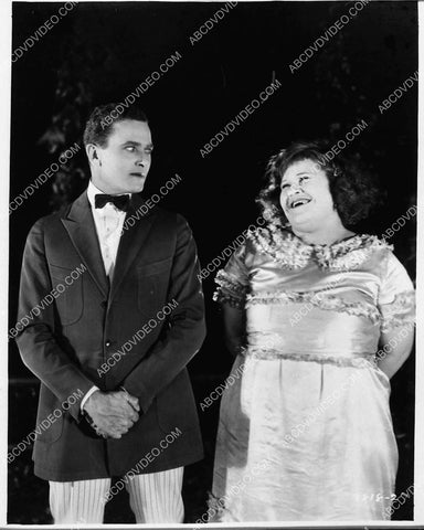 Anna Hold adds hot water to June Preisser's bubble bath 1535-23