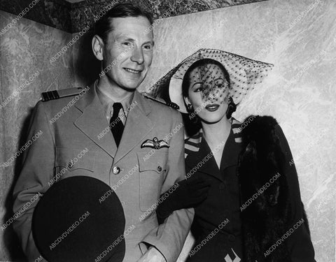 candid Maria Montez and some serviceman 1564-24
