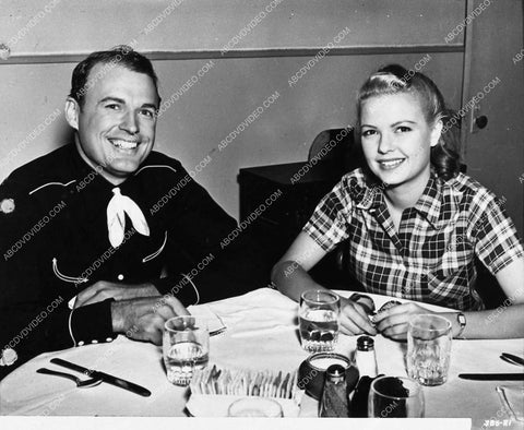 Bob Baker Marjorie Reynolds candid in the Universal Studios commissary 1595-28