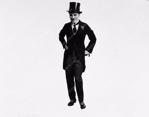 Charlie Chaplin in top hat and tuxedo 1598-01