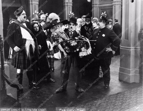 Charlie Chaplin silent film The Idle Class 1598-08