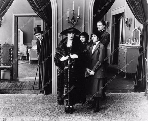 Charlie Chaplin Edna Purviance silent film The Idle Class 1598-11