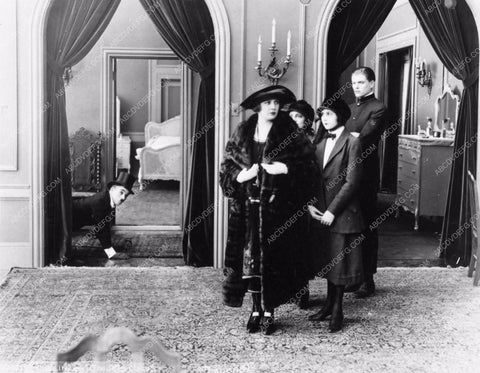 Charlie Chaplin silent film The Idle Class 1598-17