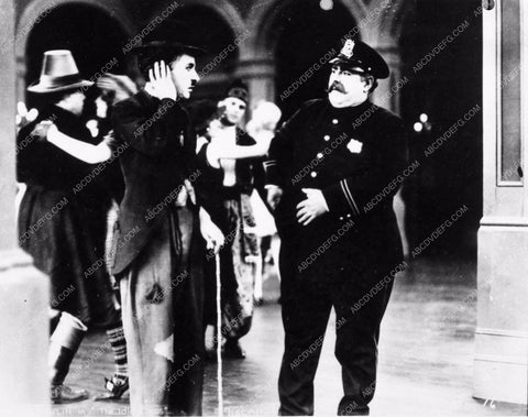 Charlie Chaplin silent film The Idle Class 1598-20