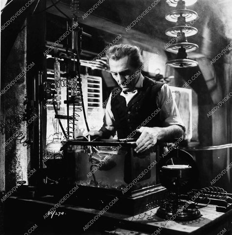 Peter Cushing using the lab equipment film The Evil of Frankenstein 1627-11