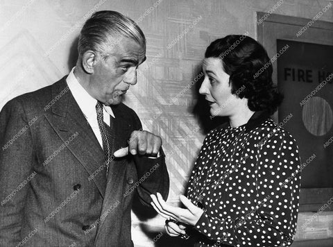 Boris Karloff in makeup chair for 1953 TV 1645a-04