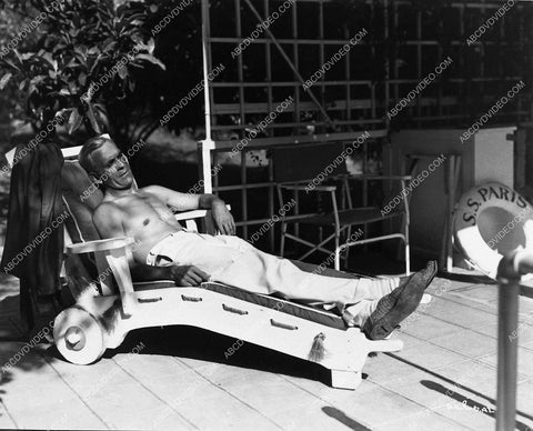 candid Boris Karloff laying out and getting some sun in the backyard 1645a-27