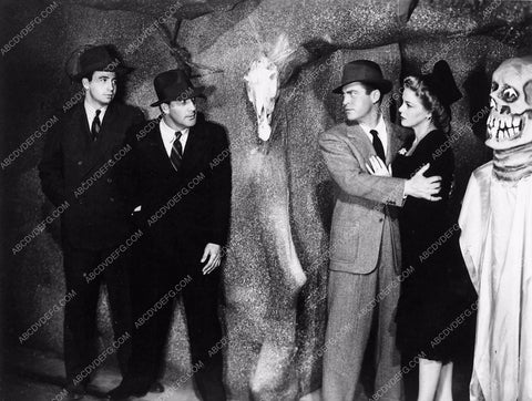 Chester Morris as Boston Blackie 1684-25