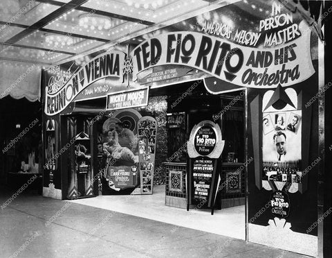 movie theaters historic Los Angeles Warners Theatre Dennis Morgan Ann Sheridan Wings for the Eagles 1694-26