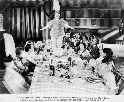 director Tod Browning behind the scenes horror film Freaks 1714-16