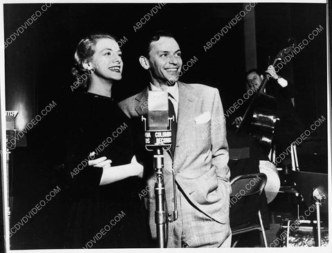 Phil Reed and Frank Sinatra out to dinner 1730-09