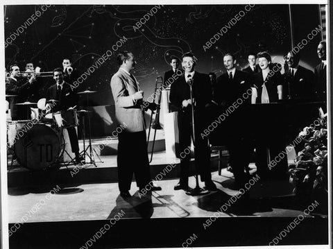 Frank Sinatra w Axel Stordahl and others 1730-23