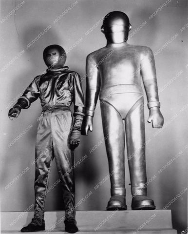 Klaatu and Gort original sci-fi film Day the Earth Stood Still 1774-02