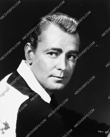 handsome Alan Ladd portrait 1813-29