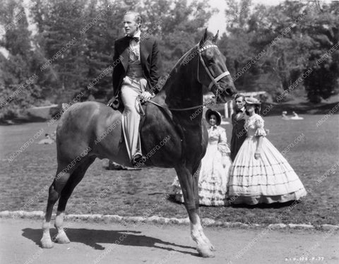 Leslie Howard mounted on horseback Gone with the Wind 1862-19