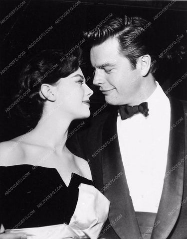 candid Natalie Wood Robert Wagner enjoy a night out on the town 1902-29