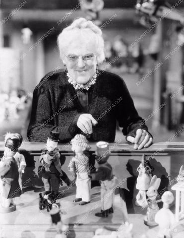 Lionel Barrymore in Devil Doll film scene 1933-20