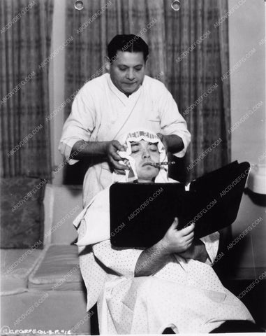 Peter Lorre getting facial and haircut 2070-33