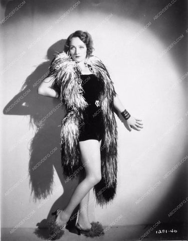 Marlene Dietrich full length in boa film Morocco 2108-08