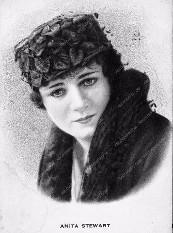 Anita Stewart portrait 2109-34