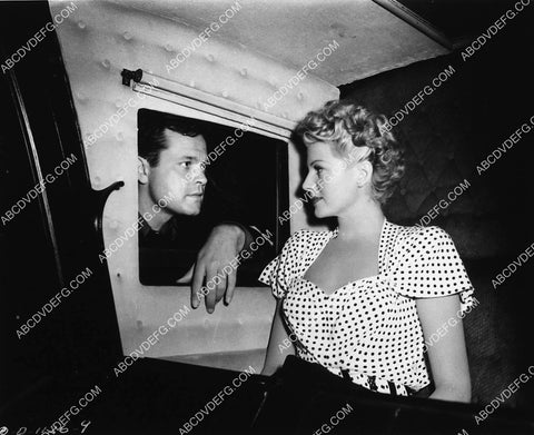 candid Orson Welles Rita Hayworth on set film The Lady from Shanghai 2136-05