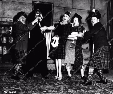 3 Stooges Moe Larry Shemp Christine McIntyre in kilts fighting bad guys 2192-14