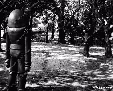Robot sci-fi film Earth vs The Flying Saucers 2198-10
