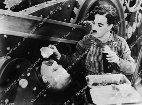 Charlie Chaplin silent film Modern Times 2201-72