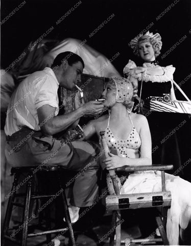 candid photo George Murphy Thelma Todd enjoying a Lucky Strike cigarette 2245-11