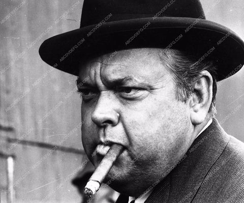 candid Orson Welles film F for Fake 2246b-35