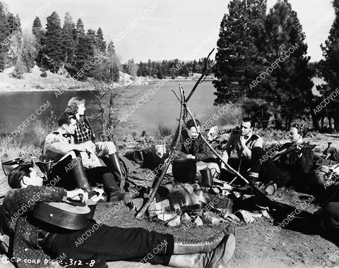 Charles Starrett Linda Winters The Sons of the Pioneers film North of the Yukon 2253-05