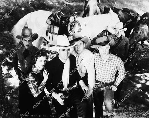 Charles Starrett Linda Winters The Sons of the Pioneers film North of the Yukon 2253-06