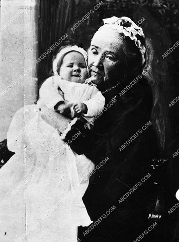 poet and author Julia Ward Howe and grand-daughter 2274-24