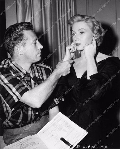 director Nicholas Rey Gloria Grahame behind scenes Columbia Studios 2339-33