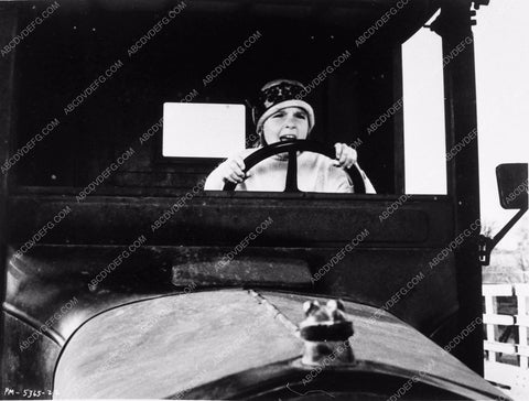 Tatum O'Neal behind the wheel comedy film Paper Moon 2340-08