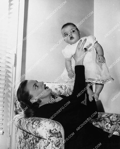 Judy Garland plays w Liza Minnelli 2350-26