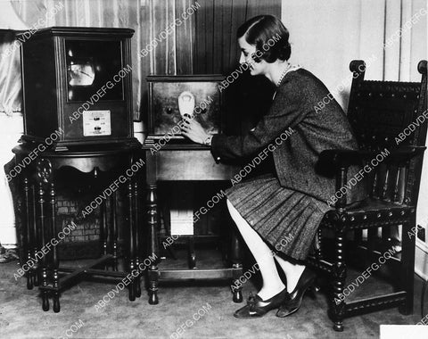 woman models very antique Television sets from 1930 2373-22