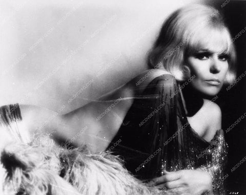 Kim Novak portrait The Legend of Lylah Clare 2412-07