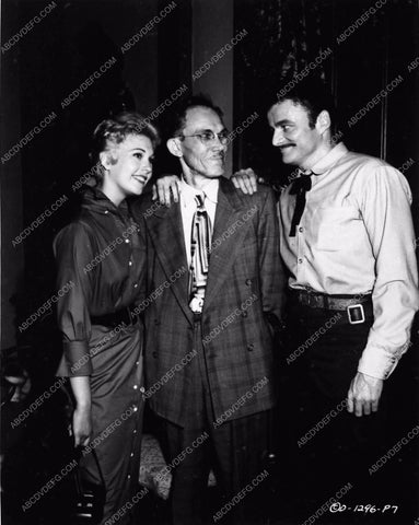 candid Kim Novak her dad Joseph Brian Keith behind the scenes 2412-19