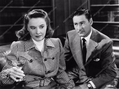 Barbara Stanwyck Errol Flynn film Cry Wolf 2506-26