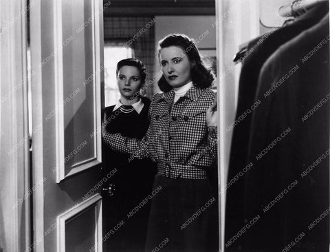 Barbara Stanwyck Errol Flynn Geraldine Brooks film Cry Wolf 2506-35