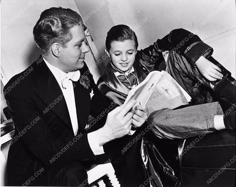 candid Nelson Eddy and some kid on set Sweethearts 2540-33