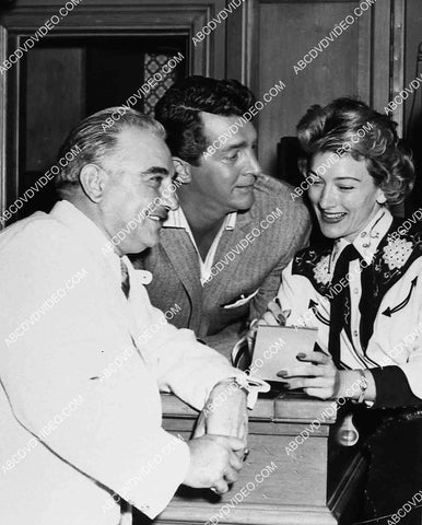 great candid Frank Sennes Dean Martin and Mrs Forrest Tucker 2704-26