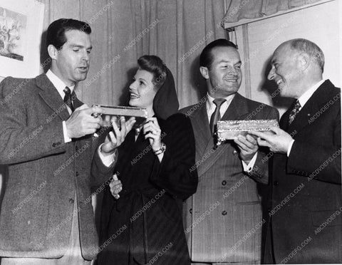 candid Fred MacMurray Rita Hayworth Bob Hope C.B. DeMille 2715-07