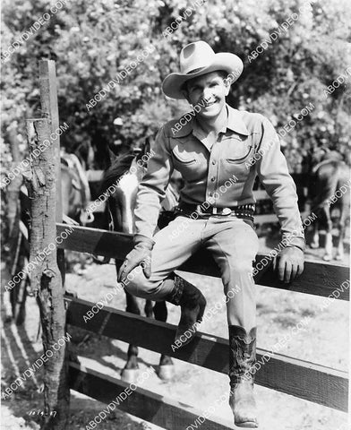 2769-016 cool cowboy Bob Steele sitting on the fence 2769-016
