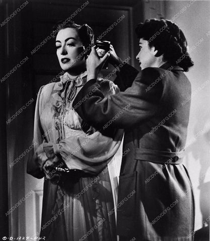 Joan Crawford and hairdresser 2800-12