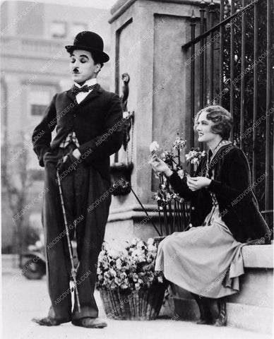 Charles Chaplin Virginia Cherrill silent film City Lights 2813b-07