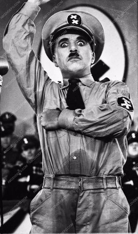 Charles Chaplin film The Great Dictator 2813b-14