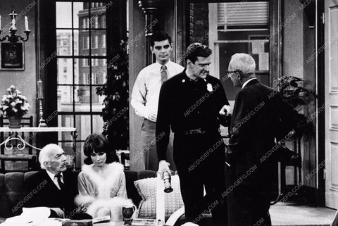 Richard Benjamin and Paula Prentice T.V show He and She 2832-14