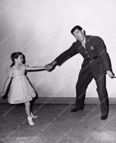 Margaret O'Brien and Rags Ragland dance rehersal 2832-21